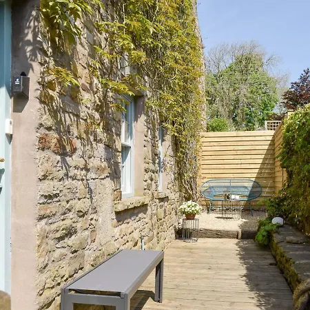Campanula House * Askrigg